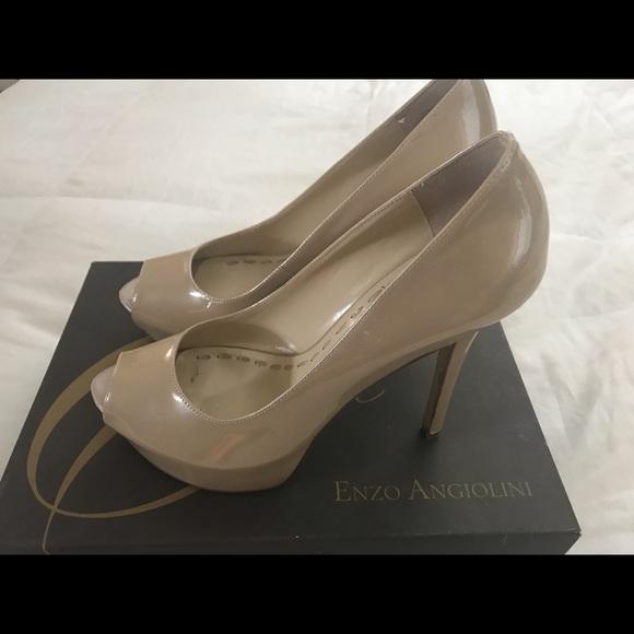 Enzo Angiolini Patent Leather Peep Toe Pumps 8 - Picture 3 of 7